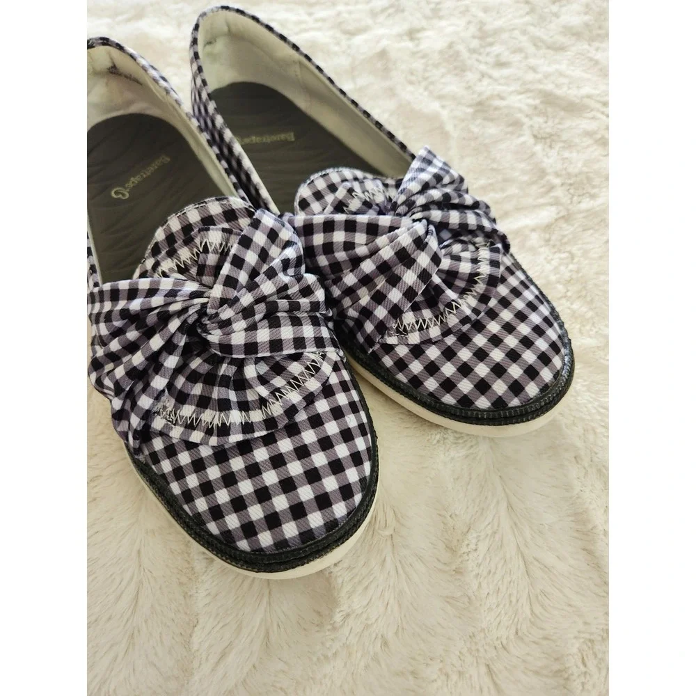 Baretraps Women's Valley Slip On Flats Size 7M Bow Comfort Cushion Gingham Shoes